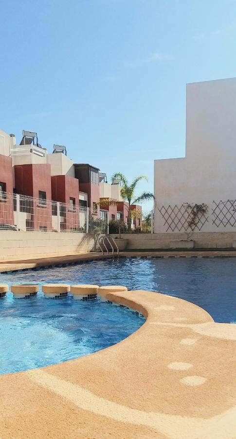 דירות Modern Townhouse In Torrevieja, Costa Blanca מראה חיצוני תמונה